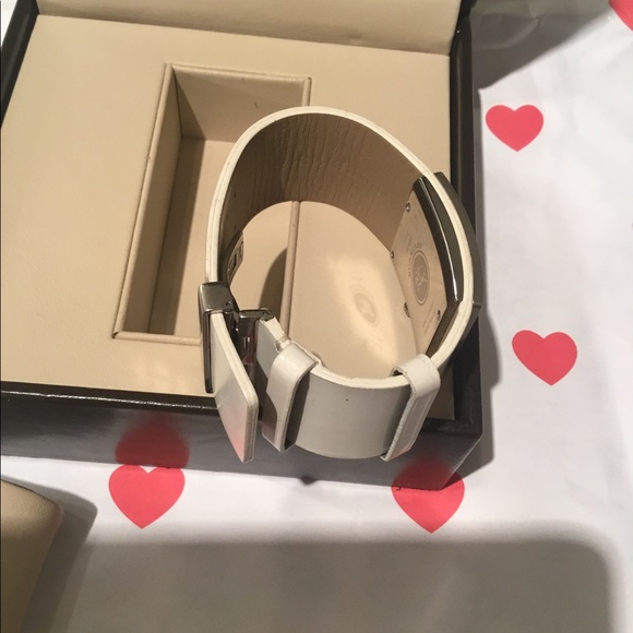 AUTHENTIC BURBERRY WATCH IN GOOD CONDITION WORKS BEAUTIFULLY 🔥🔥🔥❤️❤️😍 - Picture 3 of 12